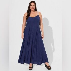 Torrid Maxi Challis Trapeze Eyelet Dress Deep Navy V-Neck Size 00 (10) Spring